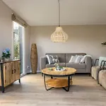 Ferienhaus De Bospaddenstoel 4-19 *