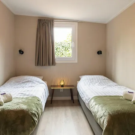 De Bospaddenstoel 4-19 Nyaraló