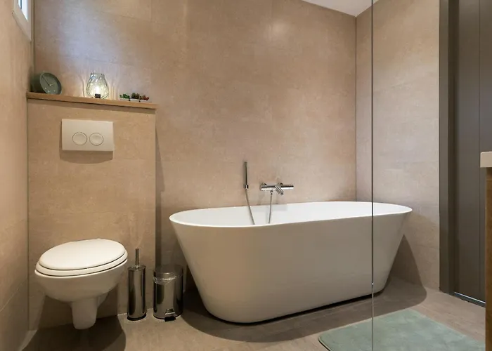 De Bospaddenstoel 4-19 *